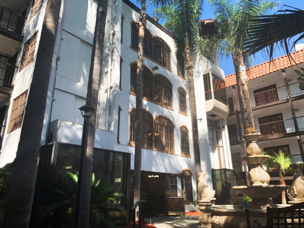 Buena Park Grand Hotel & Suites Bagian luar foto