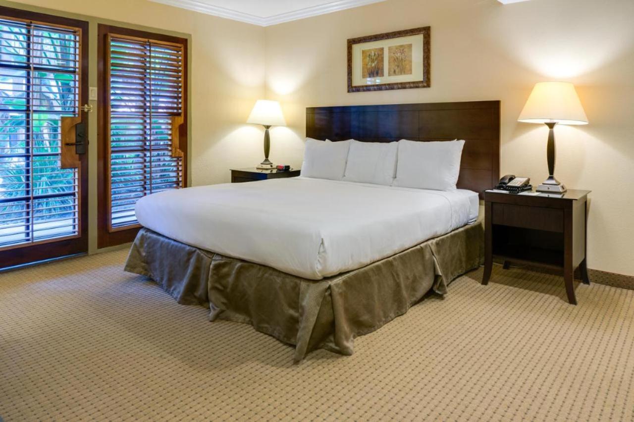 Buena Park Grand Hotel & Suites Bagian luar foto