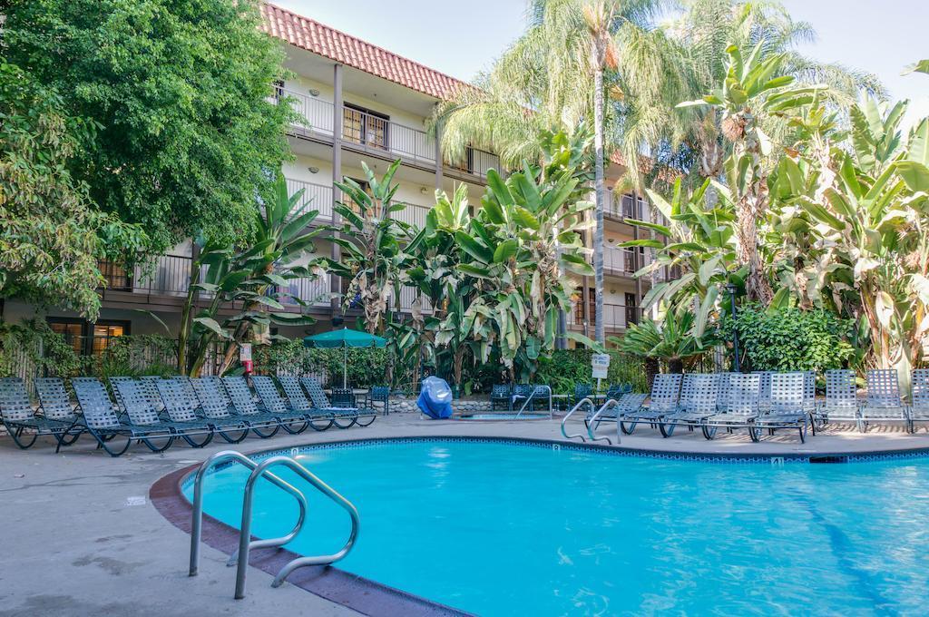 Buena Park Grand Hotel & Suites Bagian luar foto