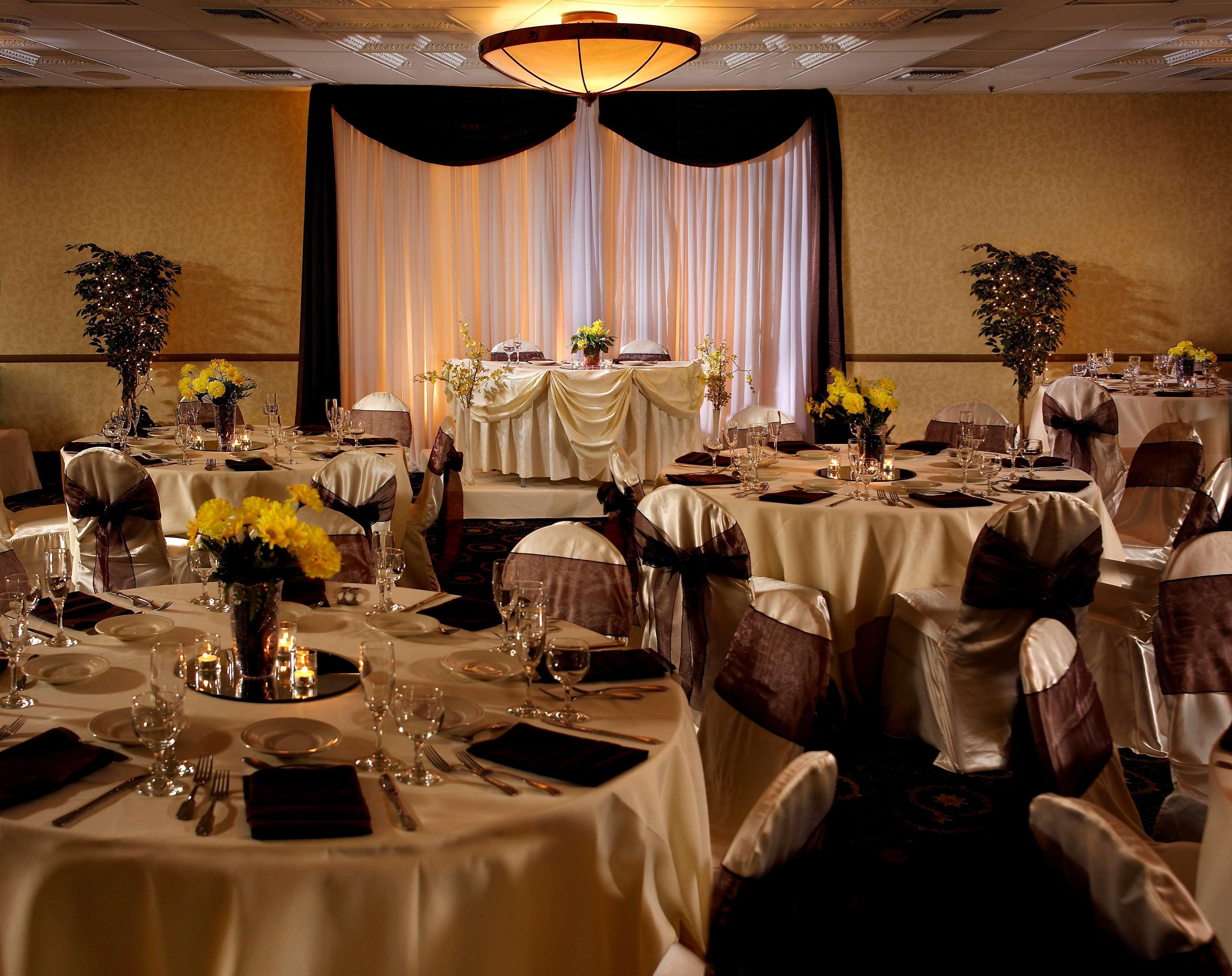 Buena Park Grand Hotel & Suites Bagian luar foto