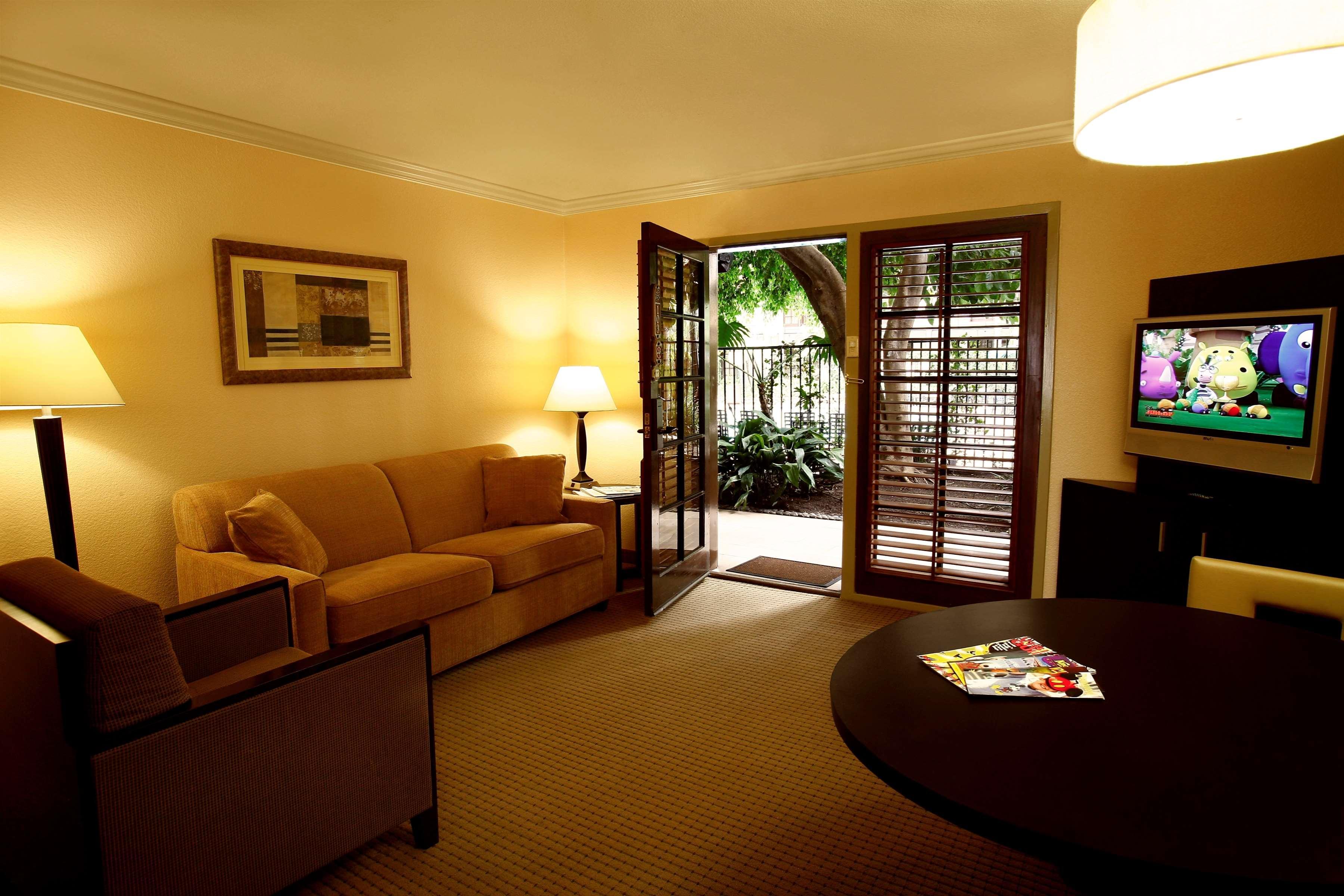 Buena Park Grand Hotel & Suites Bagian luar foto