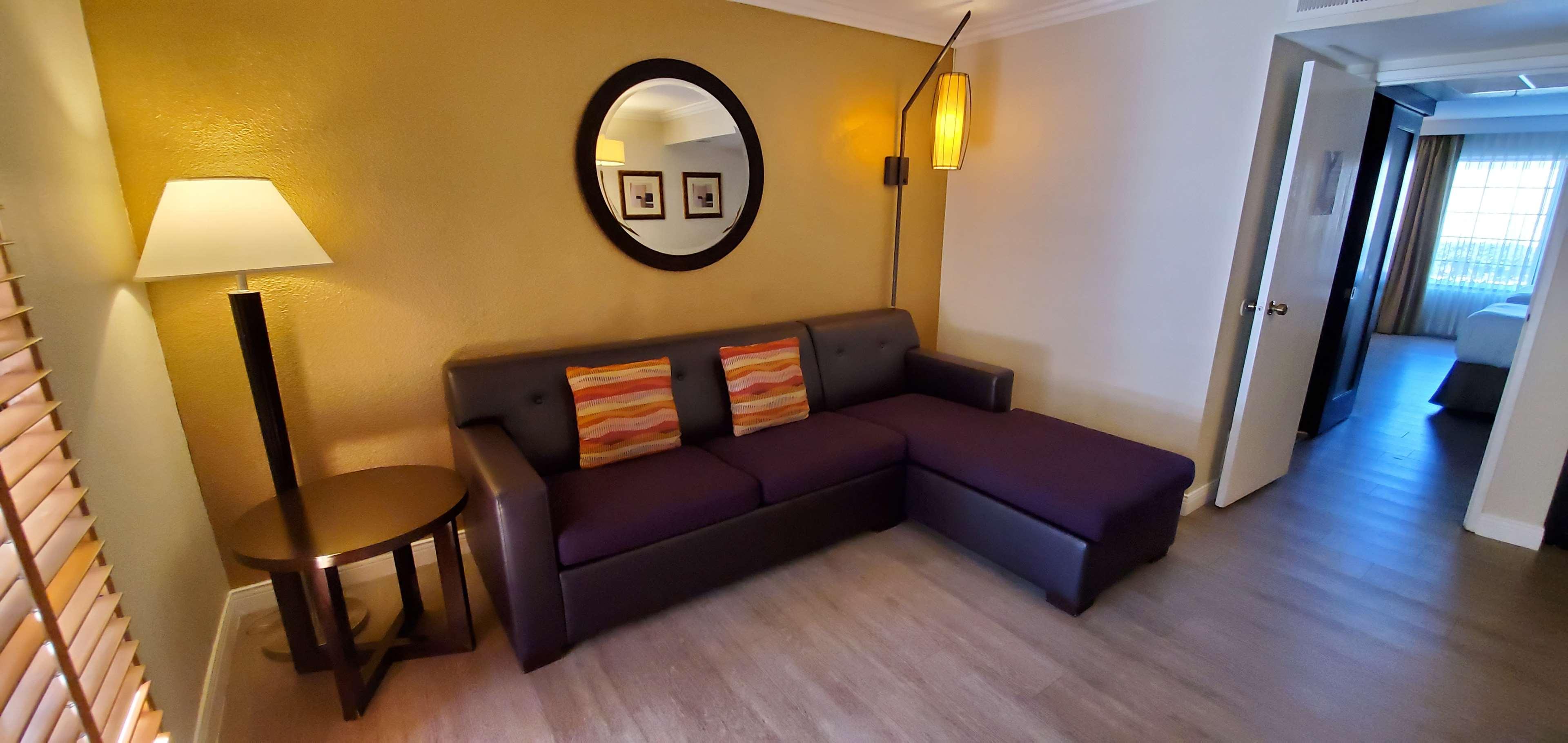 Buena Park Grand Hotel & Suites Bagian luar foto