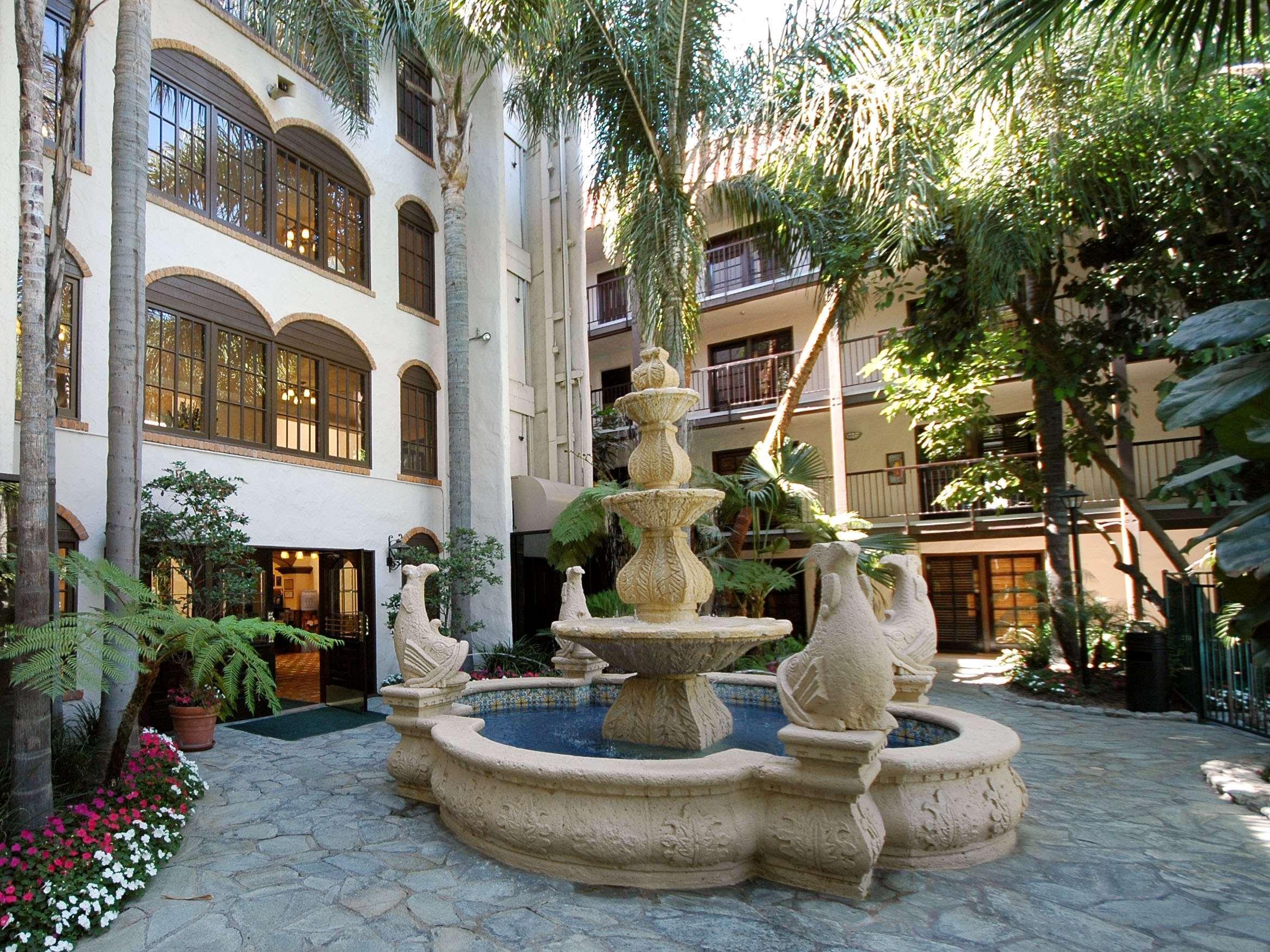 Buena Park Grand Hotel & Suites Bagian luar foto