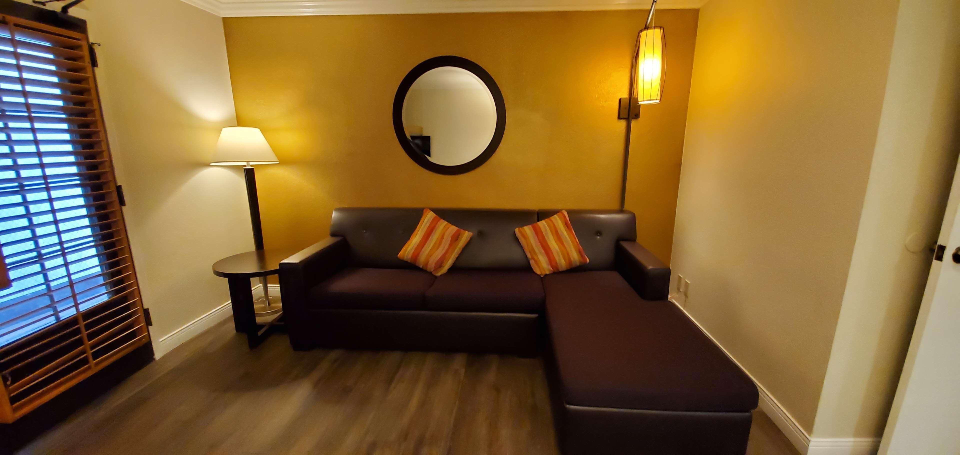 Buena Park Grand Hotel & Suites Bagian luar foto