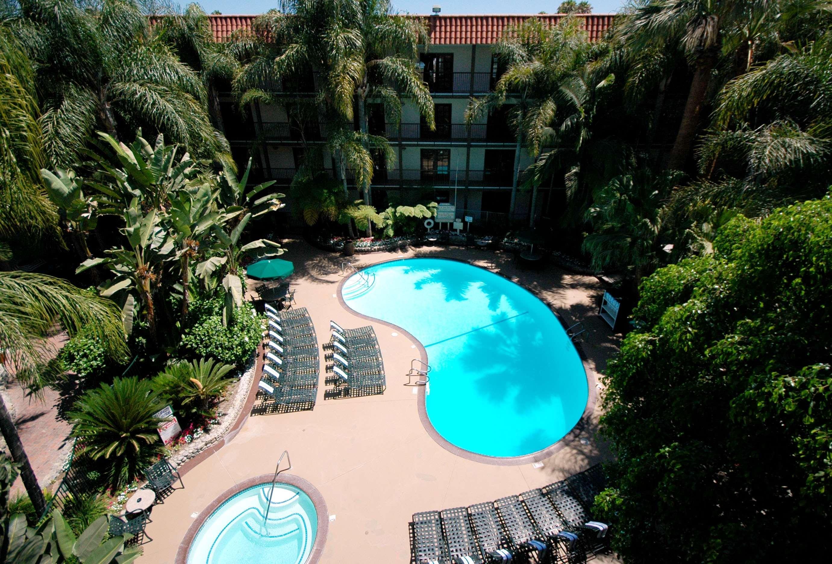 Buena Park Grand Hotel & Suites Bagian luar foto