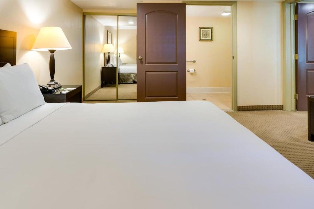 Buena Park Grand Hotel & Suites Bagian luar foto
