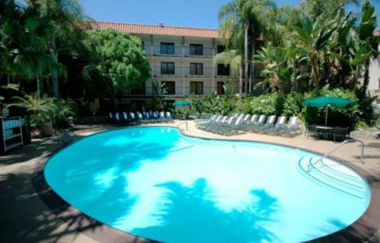 Buena Park Grand Hotel & Suites Bagian luar foto